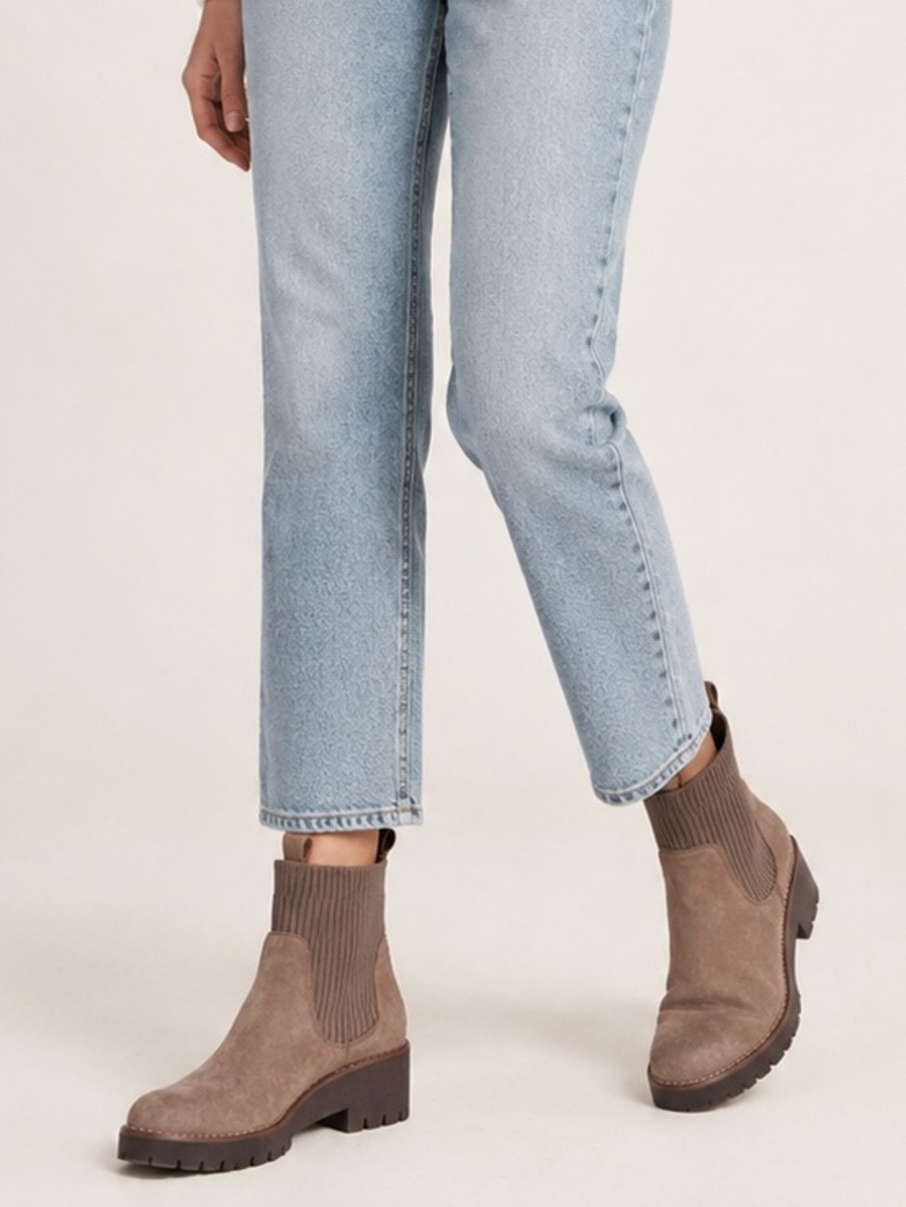 Blondo Waterproof Ankle Chelsea Boots in Taupe Brown Size 9.5